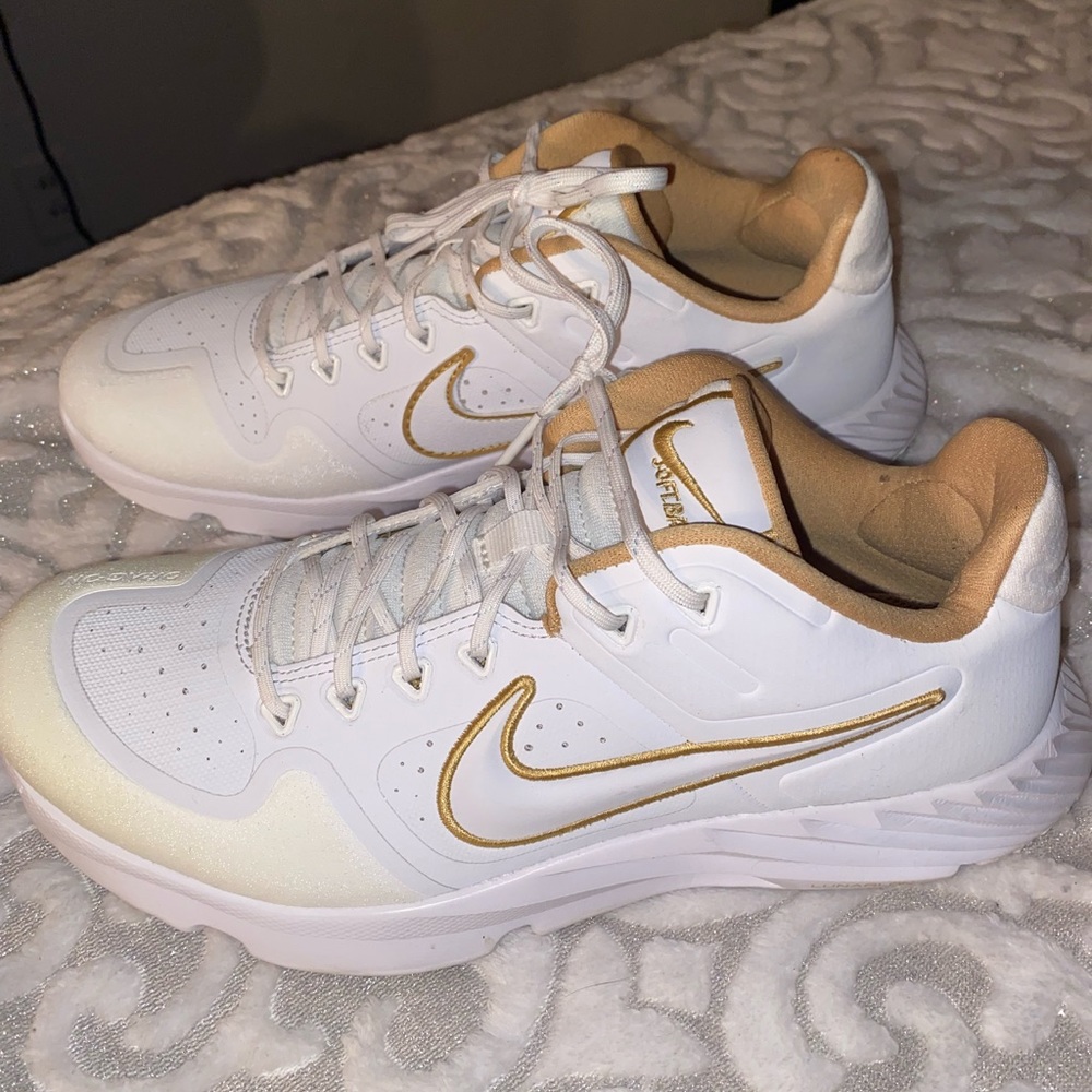 Nike shoes ,used once perfect condition